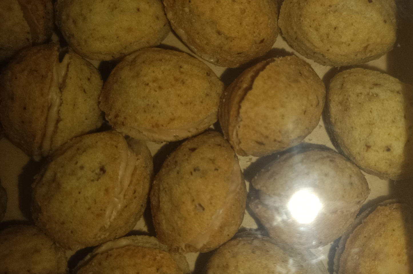 Beli orehovi piškoti