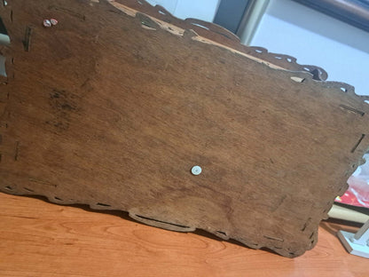 Lesena skrinja za nakit