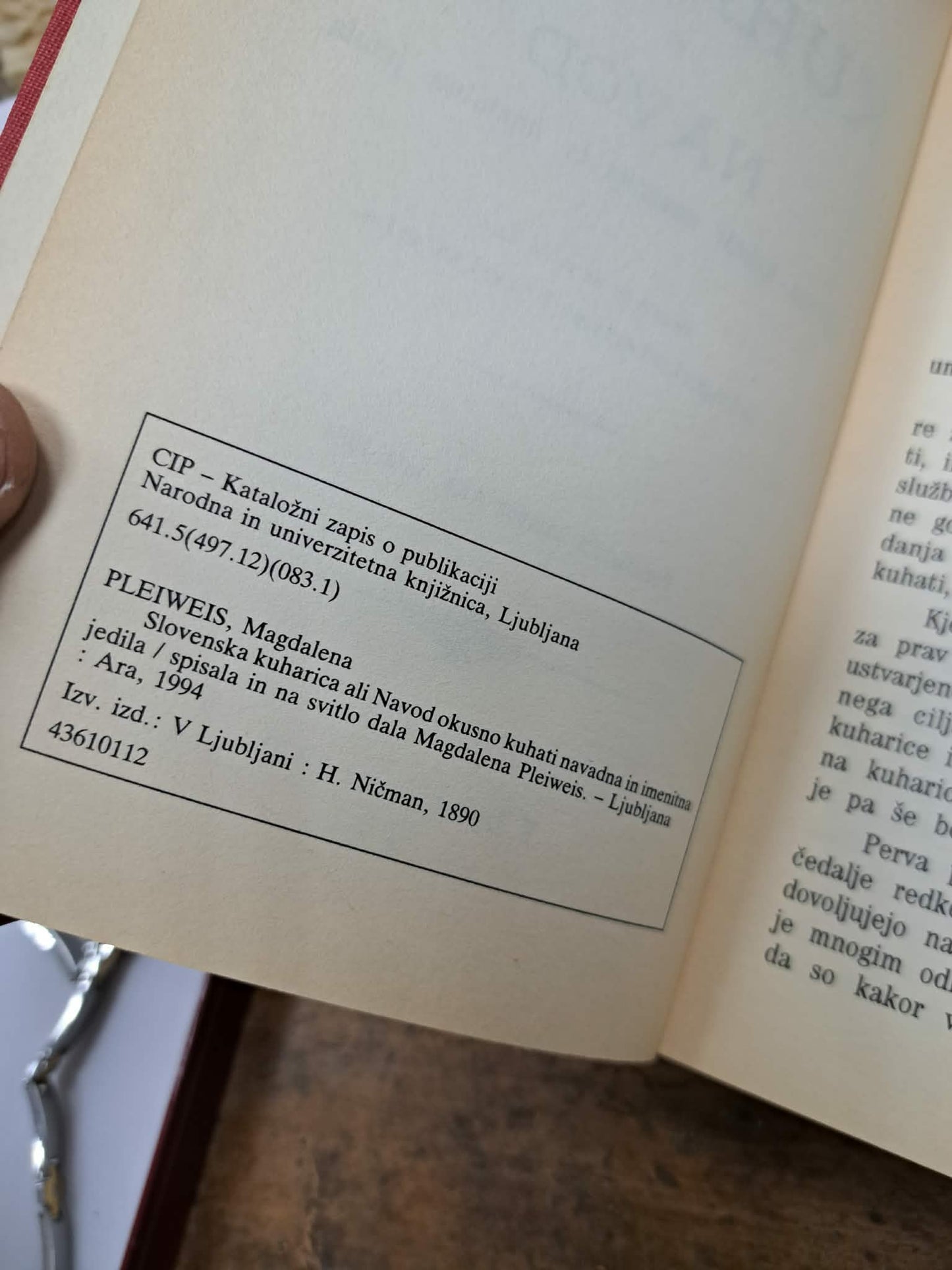 Kuharska knjiga SLOVENSKA KUHARICA replika