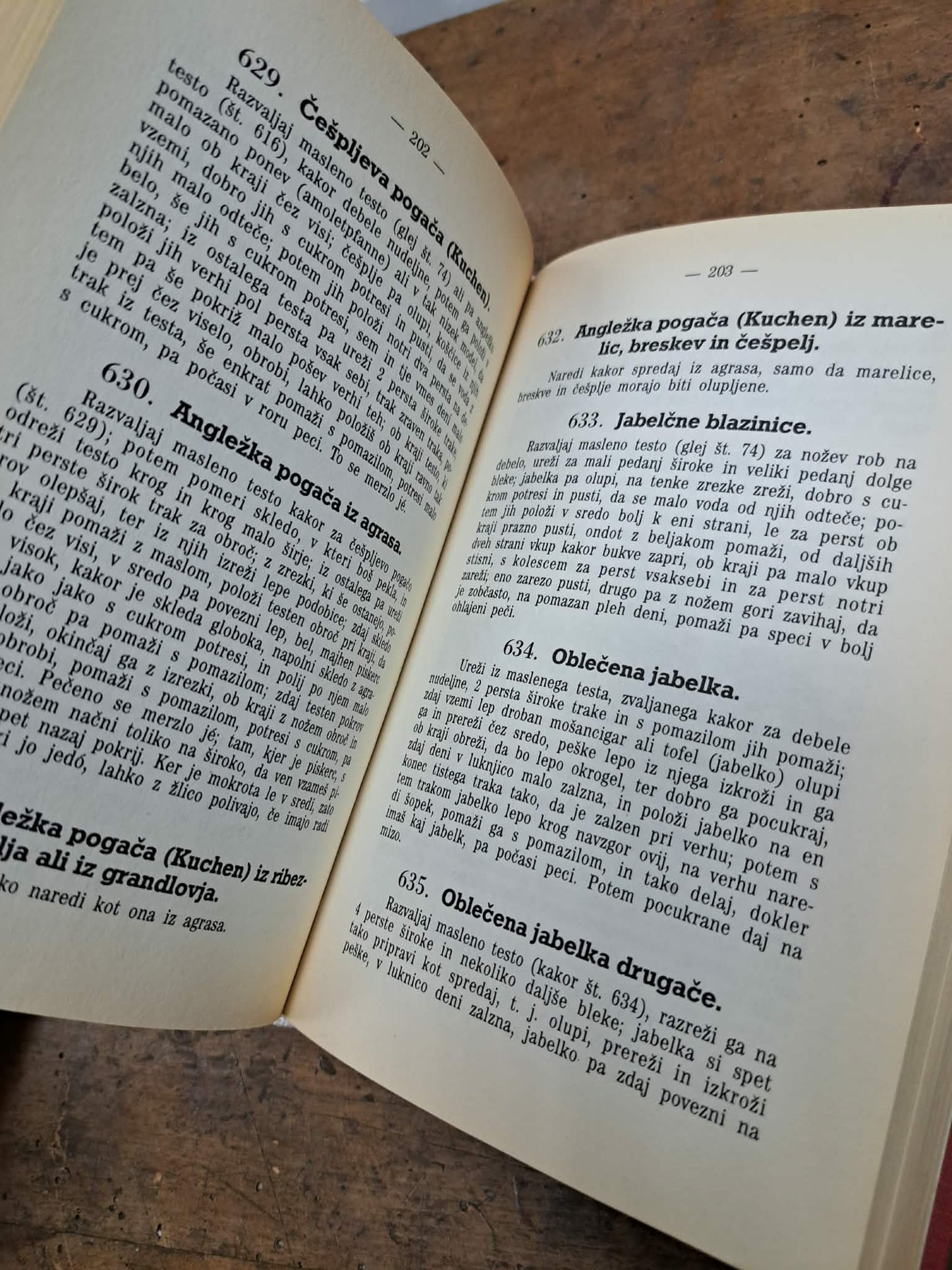 Kuharska knjiga SLOVENSKA KUHARICA replika