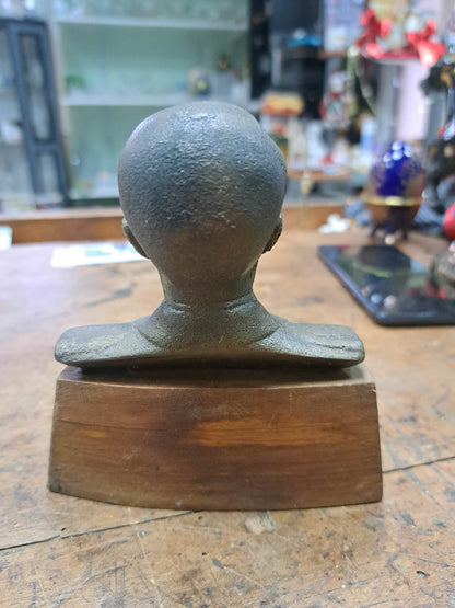 Bronast kip Josip Broz Tito