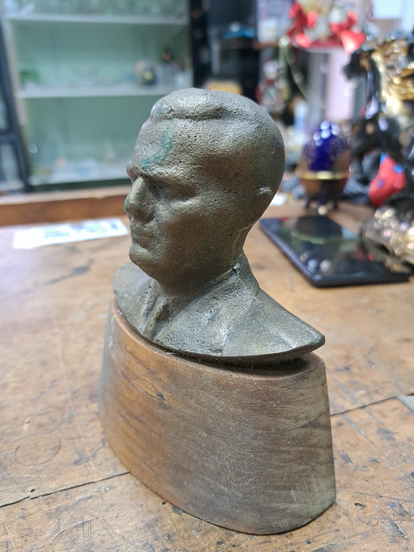 Bronast kip Josip Broz Tito